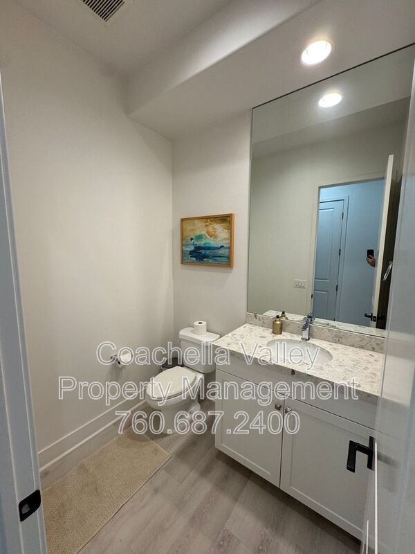Building Photo - 74635 Tesla Dr
