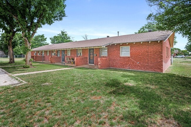 Building Photo - 609 16th St