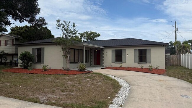 Building Photo - 6411 Santa Monica Dr