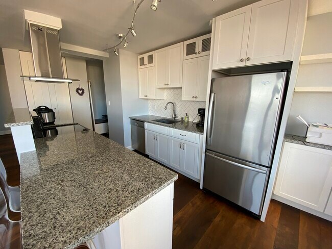 Building Photo - 2700 N Hampden Ct