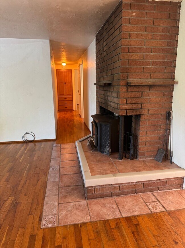Building Photo - 1270 W Hilliard Ln