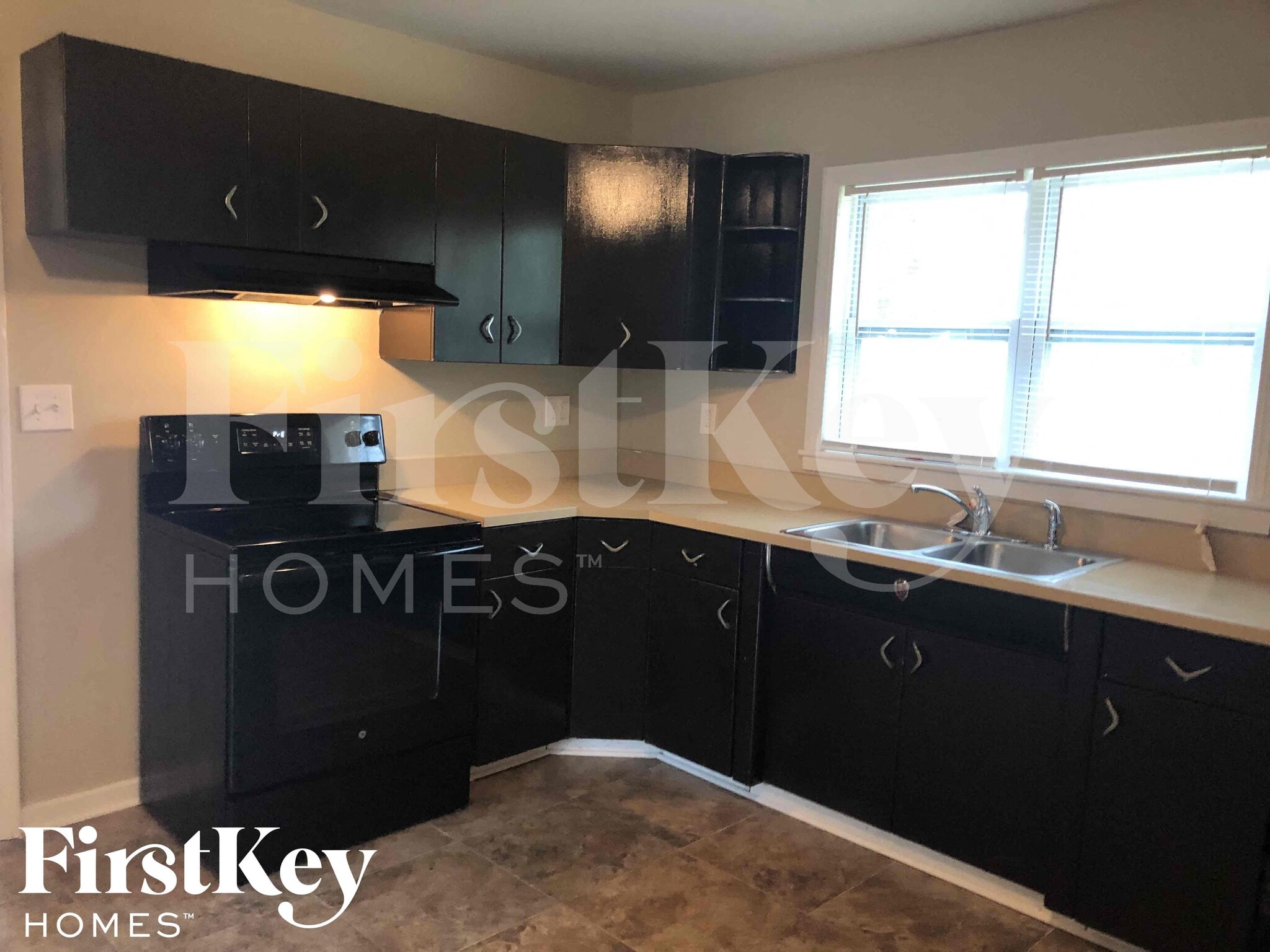 Building Photo - 901 Elizabeth Dr