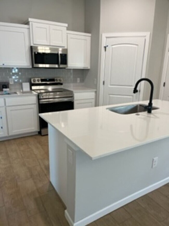 Building Photo - 1st Month Free!