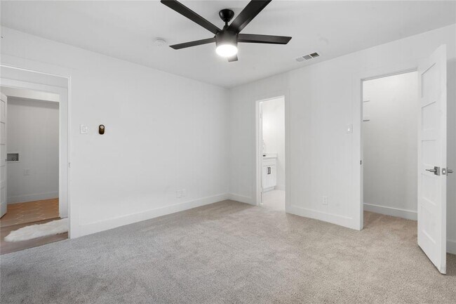 Building Photo - 6226 La Cosa Dr