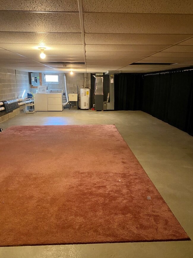 Building Photo - Amazing 2-Bedroom/2-Bathroom Condo with Parking Space in West Chester! Available mid-February!