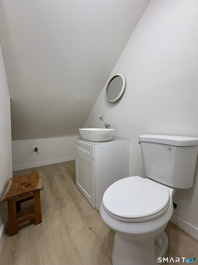 Building Photo - 1787 Stratfield Rd