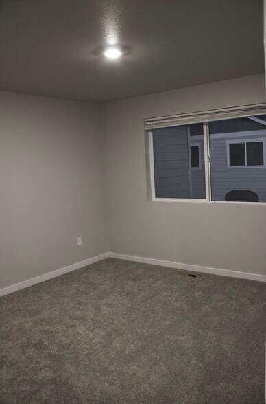 Building Photo - 1353 Reynolds St