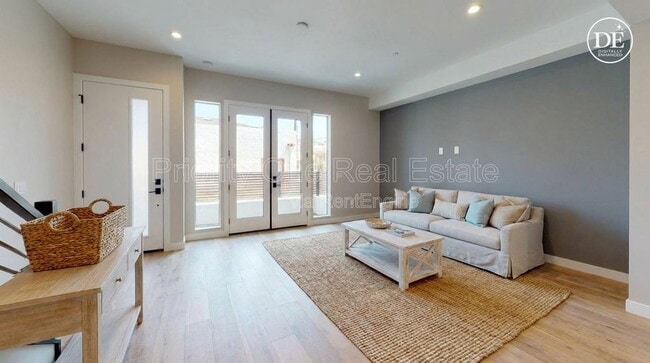 Building Photo - 3135 Hugo St