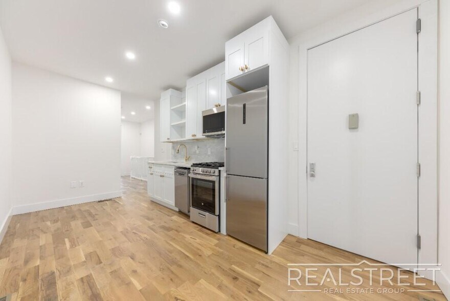 Primary Photo - Brand New 2 Bed 2 Bath Duplex with Private...