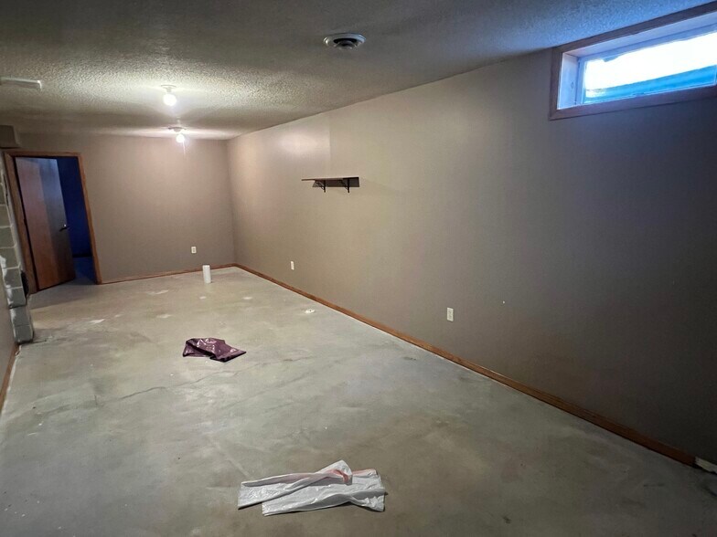 Building Photo - 607 James St NE