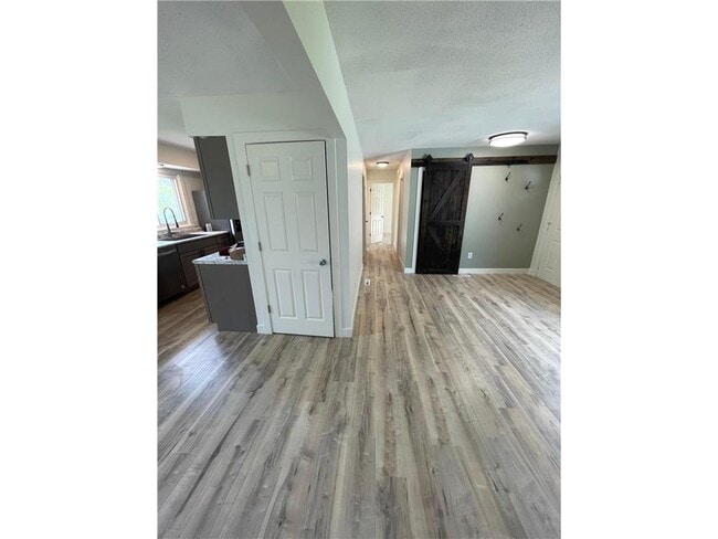 Building Photo - 673 Farm Rd