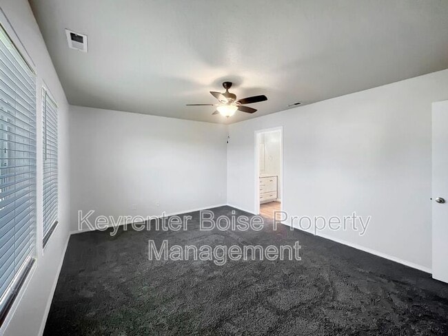 Building Photo - 3120 Cascadia St
