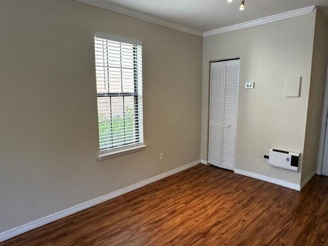 Building Photo - 2 Bedroom 2 Bathroom Townhome is Siena at Celebration with attached 2 Car Garage