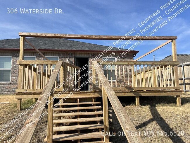 Building Photo - 306 Waterside Dr