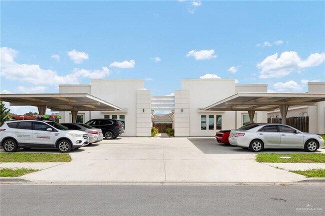 Building Photo - 12 Alta Vista Dr