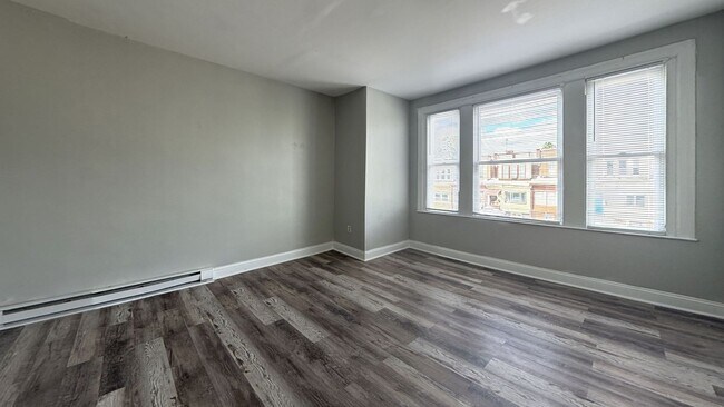 Building Photo - 5502 Willows Ave