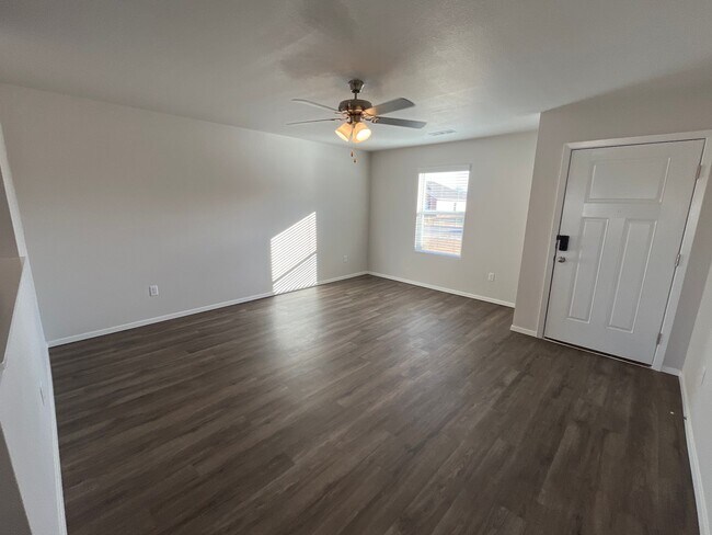 Building Photo - Pre-Leasing Now! Secure this Beautiful Three Bedroom | Two Bath Home in Somerset Today!