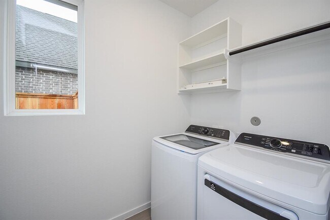 Building Photo - 6307 Serenity View Ln