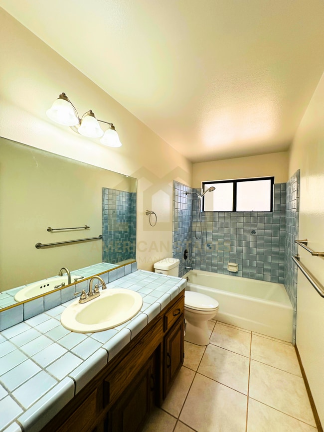Building Photo - 1121 Pellham Dr