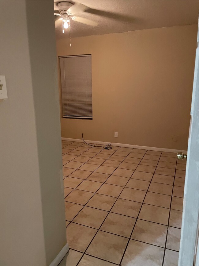 Building Photo - 419 Fisher St