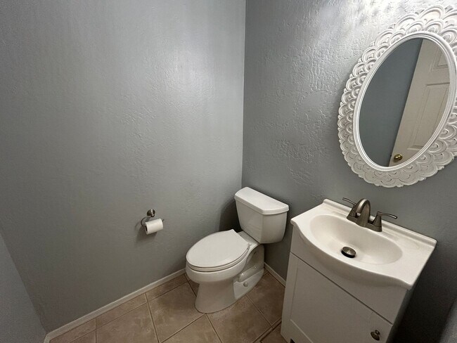 Building Photo - 4447 E Creosote Dr