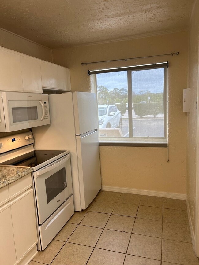 Building Photo - 139 Sparrow Dr