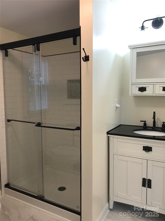 Building Photo - 4820 Amity Pl