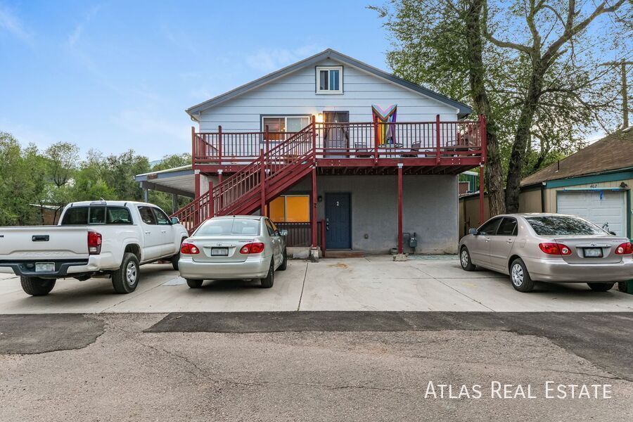 Building Photo - 406 S 10th St