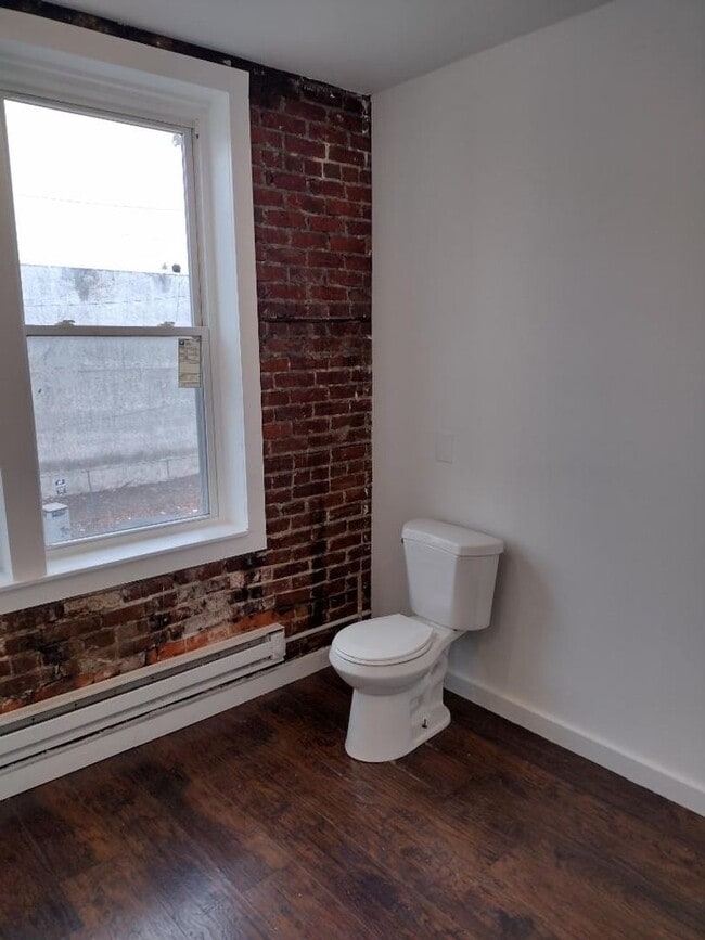 Building Photo - 4359 N 9th St