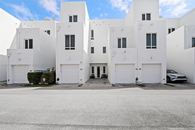 Building Photo - 10305 NW 63rd Terrace