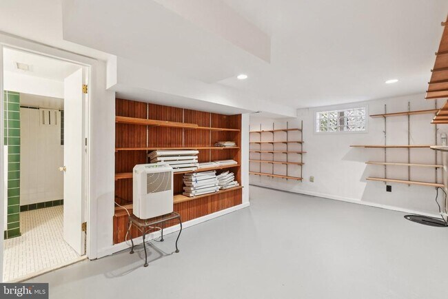 Building Photo - 5008 44th St NW