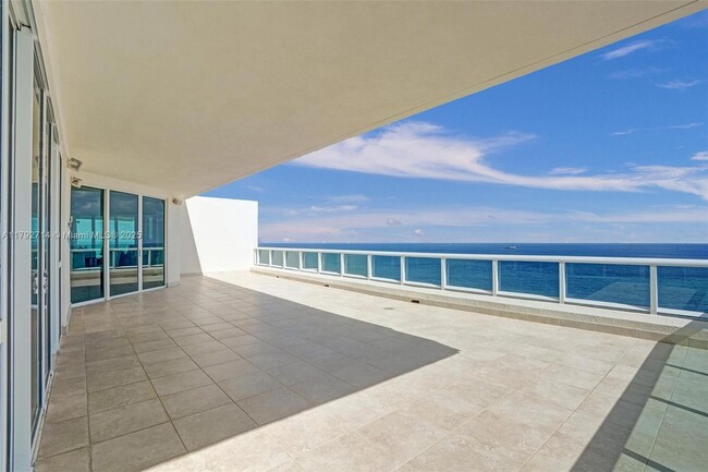 Building Photo - 101 S Fort Lauderdale Beach Blvd