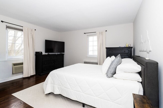 Building Photo - 16D Troy Dr