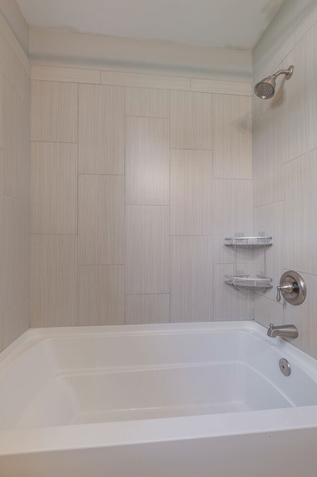 Building Photo - 2129 Crystal Dr