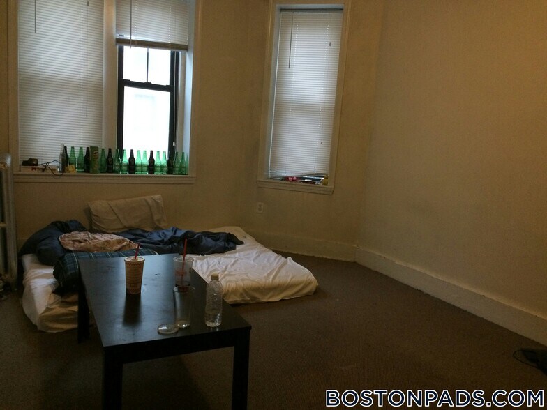 Building Photo - 97 St Stephen St