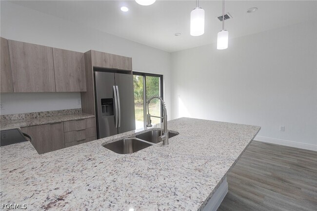 Building Photo - 8009 Cod Ct