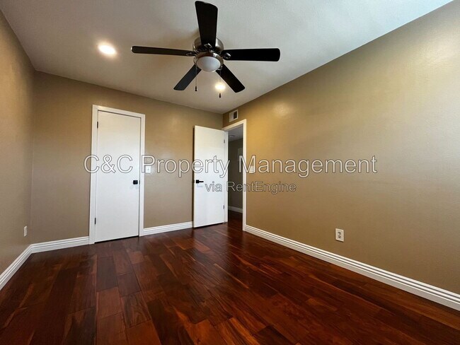 Building Photo - 700 W La Veta Ave