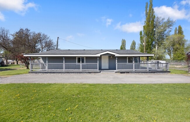 Building Photo - 614 S Andes Rd