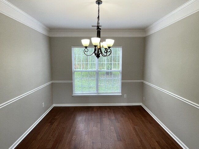Building Photo - Saundersville Station home with renovation...
