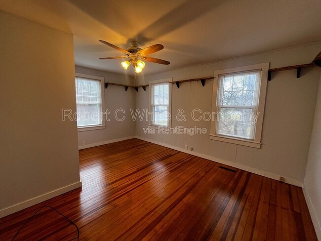 Building Photo - 98 N Grand St