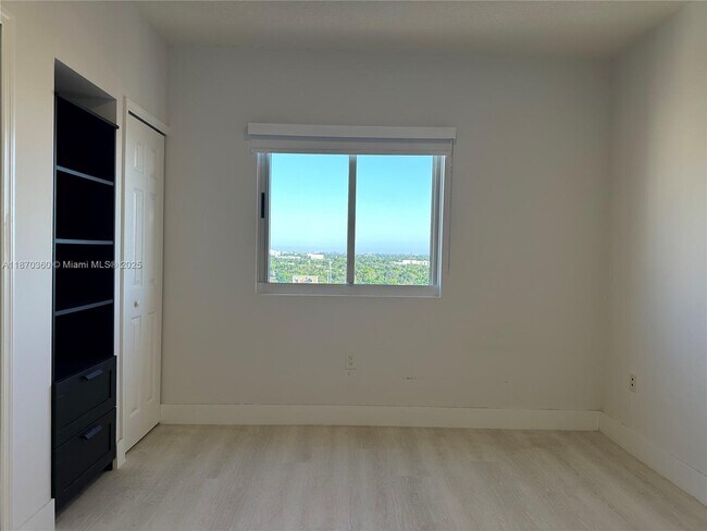 Building Photo - 3500 Coral Wy