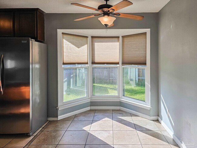 Building Photo - 7811 Coronet Ln