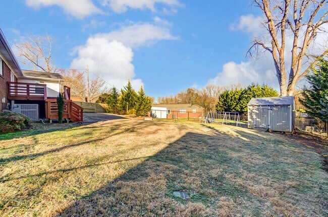 Building Photo - Beautifully Updated 4-Bed, 2.5-Bath Ranch Home in Belmont