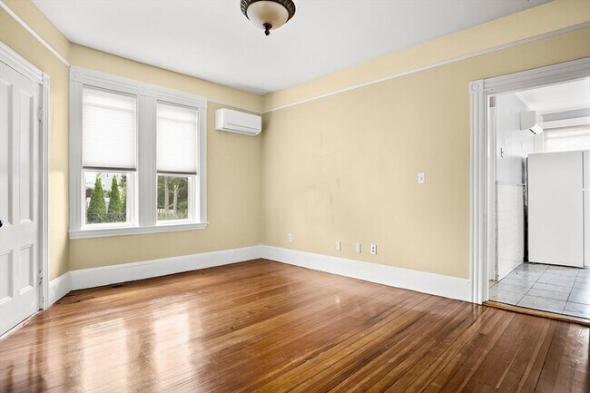 Building Photo - 263 Riverside Ave