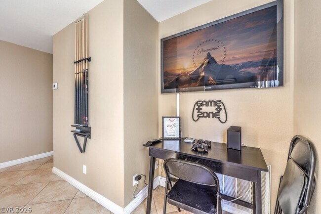 Building Photo - 1918 Pintura Cir