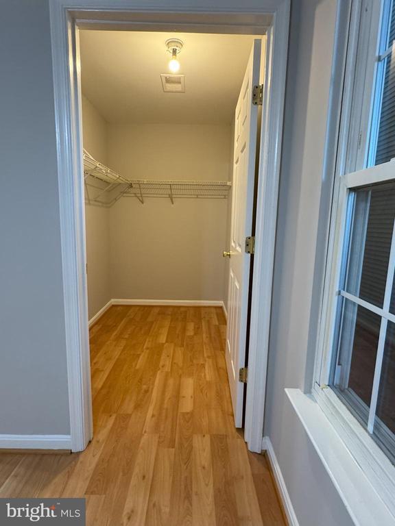 Building Photo - 1061 Gardenview Loop