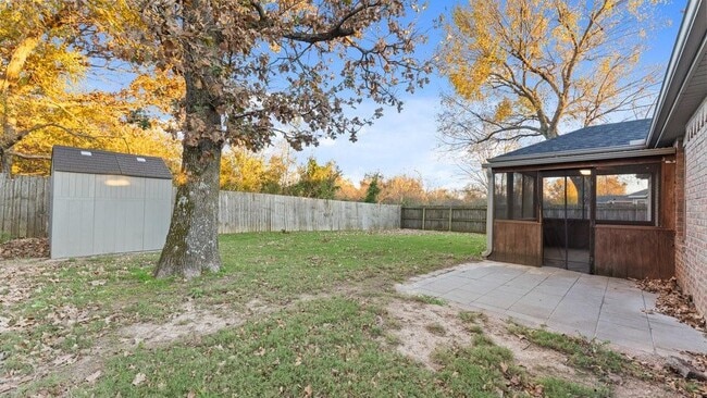 Building Photo - 5305 SW Cherry Creek Rd