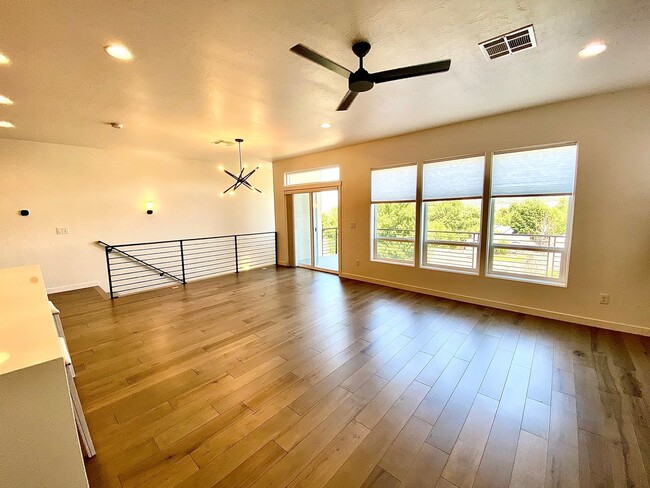 Building Photo - 1258 E Echelon Rdg Ln