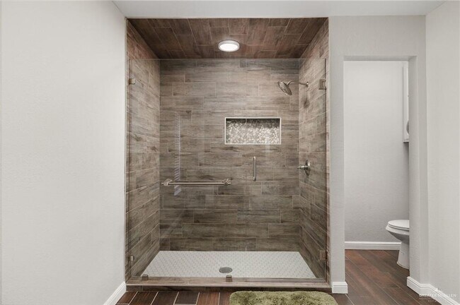 Building Photo - 19 N 21st St