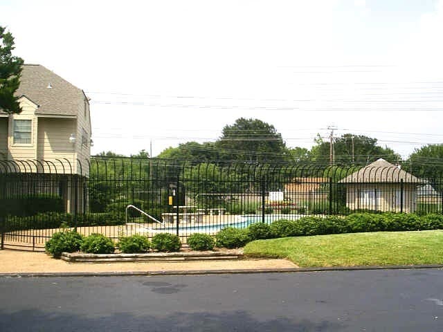 Building Photo - 7700 Creekbend Dr
